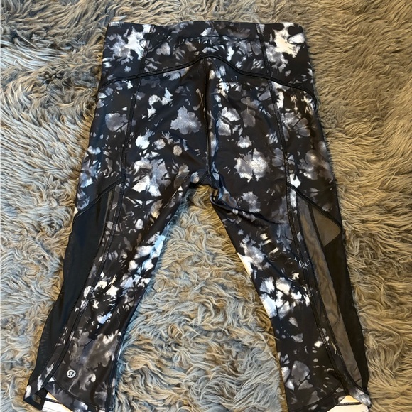 Lululemon Sun Runner Crop Mesh Leggings - Picture 4 of 9